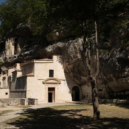 Albergo Parco Della Maiella サンテウフェミーア・ア・マイエッラ エクステリア 写真