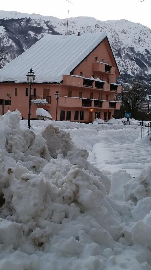 Albergo Parco Della Maiella サンテウフェミーア・ア・マイエッラ エクステリア 写真